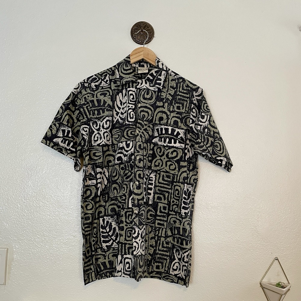 Go Barefoot Shirt Mens Small Cream Black Green Hawaiian Aloha Tapa Print USA